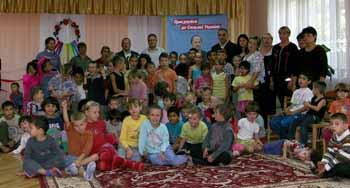 Сильноукраїнці на Виноградівщині допомогли дитячому будинку 