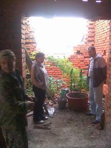 Мешканець Мукачева вирощував коноплі в пластмасових горщиках (ФОТО)
