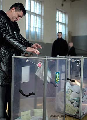 Кандидат на посаду мера Ужгорода проголосував не за себе, а за іншого кандидата (ФОТО)