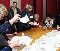 В Ужгородській виборчій комісії йде перерахунок голосів по 8-му округу