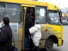 На Закарпатті у пасажирському автобусі виявили "нічийних" сигарет майже на 53 тис.грн. 