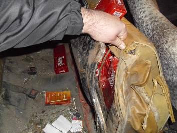 На Закарпатті через приховані контрабандні сигарети в чоловіка забрали ВАЗ-2102 (ФОТО)