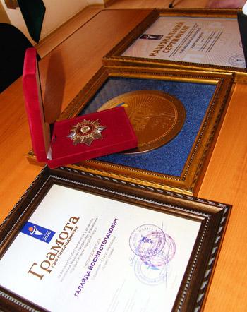 Берегівській водоканал отримав національний сертифікат «Лідер галузі-2010» (ФОТО)