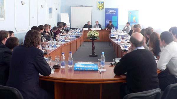 Заради майбутнього в Ужгороді говоритимуть про НАТО, ОУН-УПА і державну мову