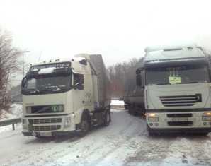 На угорсько-українському кордоні теж збільшилася черга вантажівок
