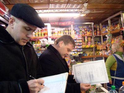 Ужгородських підприємців змусять встановити біля своїх об'єктів урни встановленого взірця