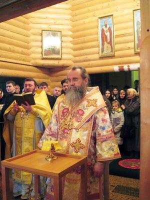 У Мукачеві освячено перший новозбудований православний дерев’яний храм (ФОТО)