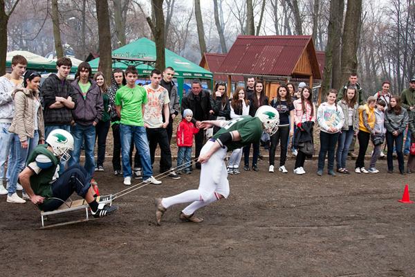 В Ужгороді пройшли Перші Закарпатські кумедні Олімпійські ігри (ФОТО)