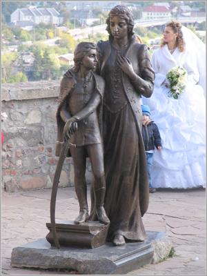 Пам’ятник Ілоні Зріні та Ференцу ІІ Ракоці у мукачівському замку Паланок