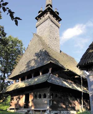 Наймолодша дерев’яна церква Хустщини з дня на день може завалитися