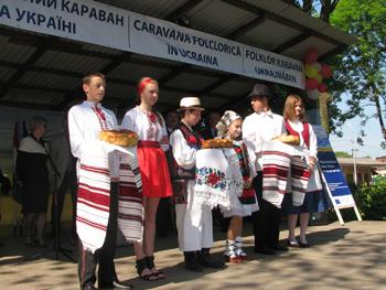 Фольклорний караван ознайомив румунських школярів з Україною