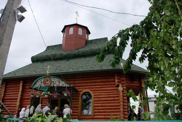У Мукачеві освячено нову дерев''яну православну церкву (ФОТО)