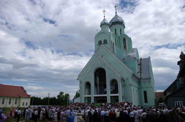 У Нових Лучках освячено нову православну церкву (ФОТО)
