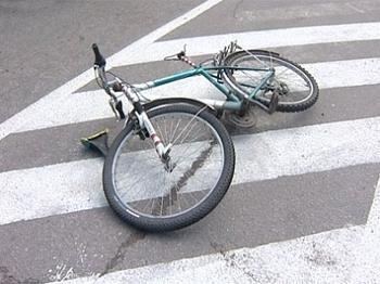 На закарпатській Виноградівщині "Шевроле" збив велосипедиста