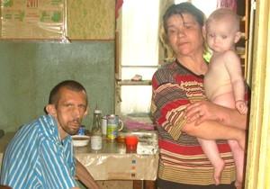 У Мукачеві багатодітну матір можуть позбавити батьківських прав та посадити (ФОТО)