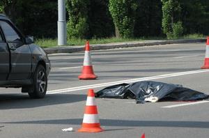 Жителька Тячівщини знайшла закривавлений труп на узбіччі дороги