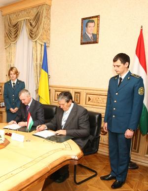 Україна та Угорщина обмінюватимуться інформацією про транспортні засоби, що переміщуються через кордон (ФОТО)