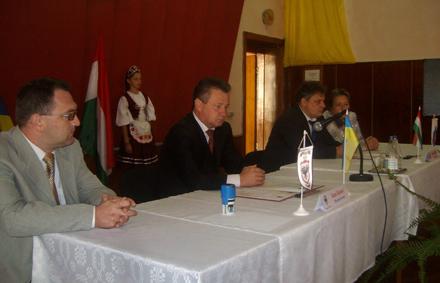 Закарпатський Тячів підписав угоду про співпрацю з угорським Вацом (ФОТО)