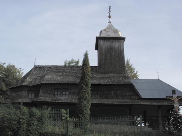У святині «їде» покрівля. Вільховицька дерев’яна церква потребує реставрації (ФОТО)